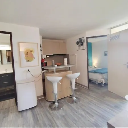T2 Avec Climatisation Et Parking A Narbonne-plage - Fr-1-795-57 Apartment